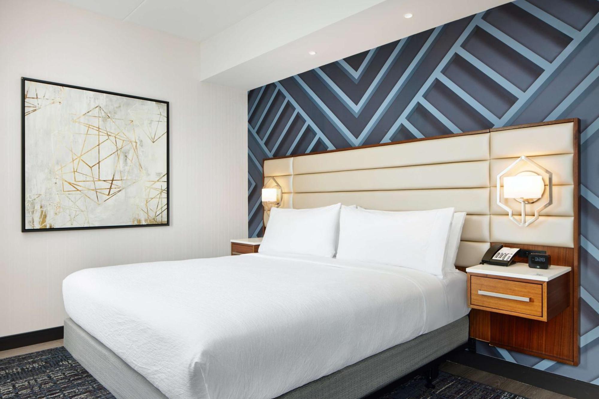 King Room with Roll-In Shower - Mobility/Hearing Accessible