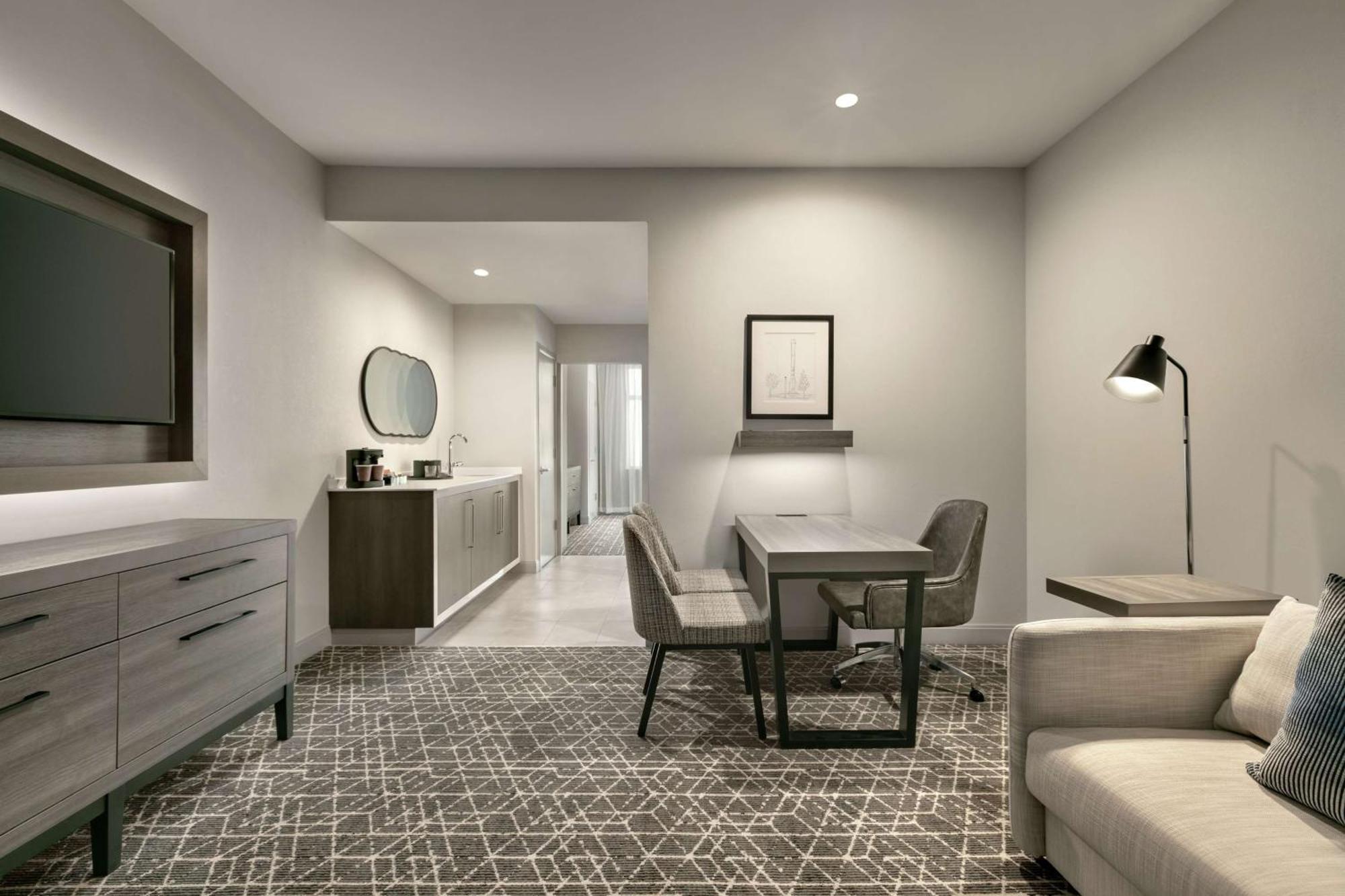 Two-Room King Suite with City View - High Floor