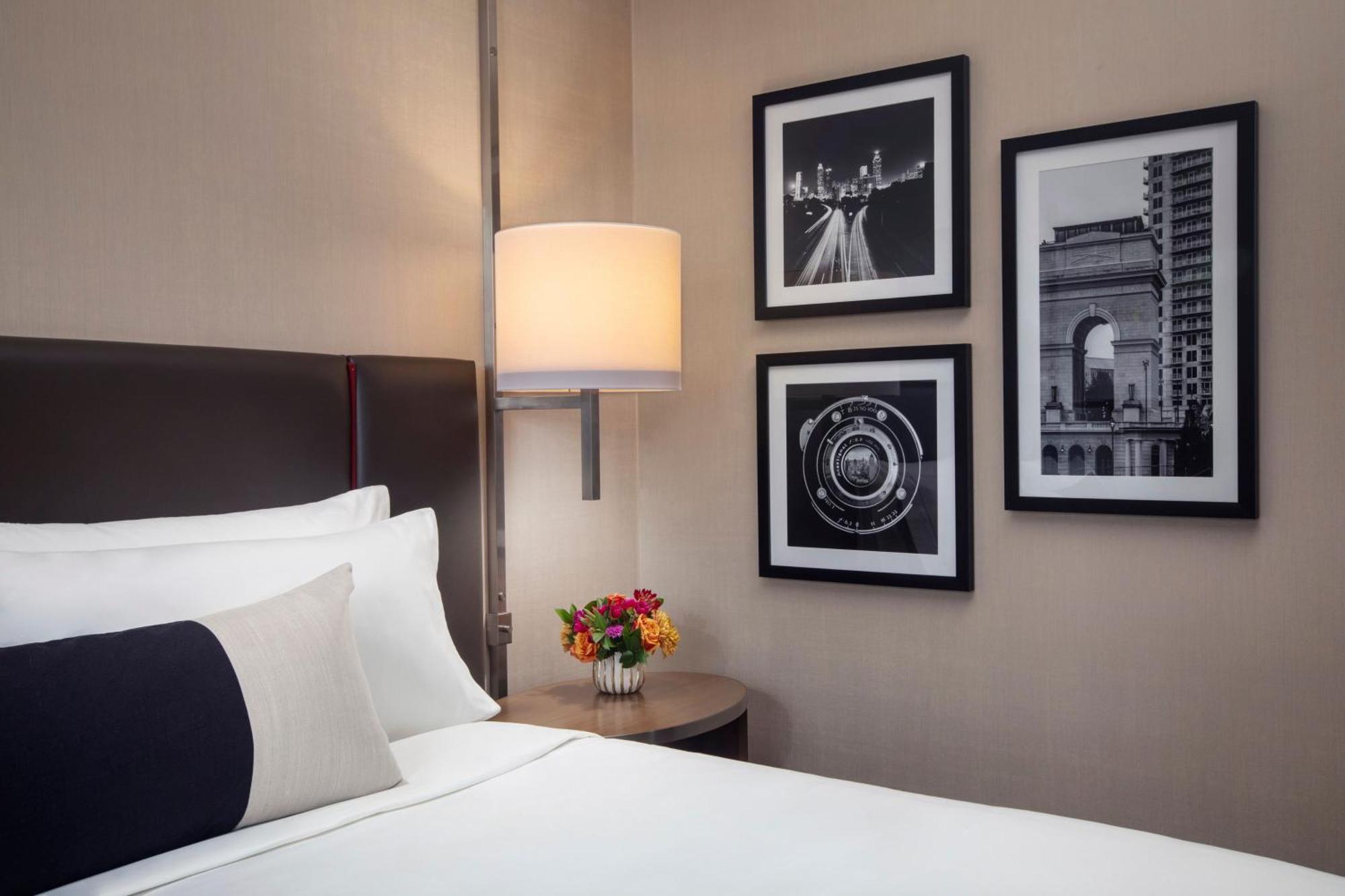 Premier Executive Corner Centennial Olympic Park View Room - 1 King Bed