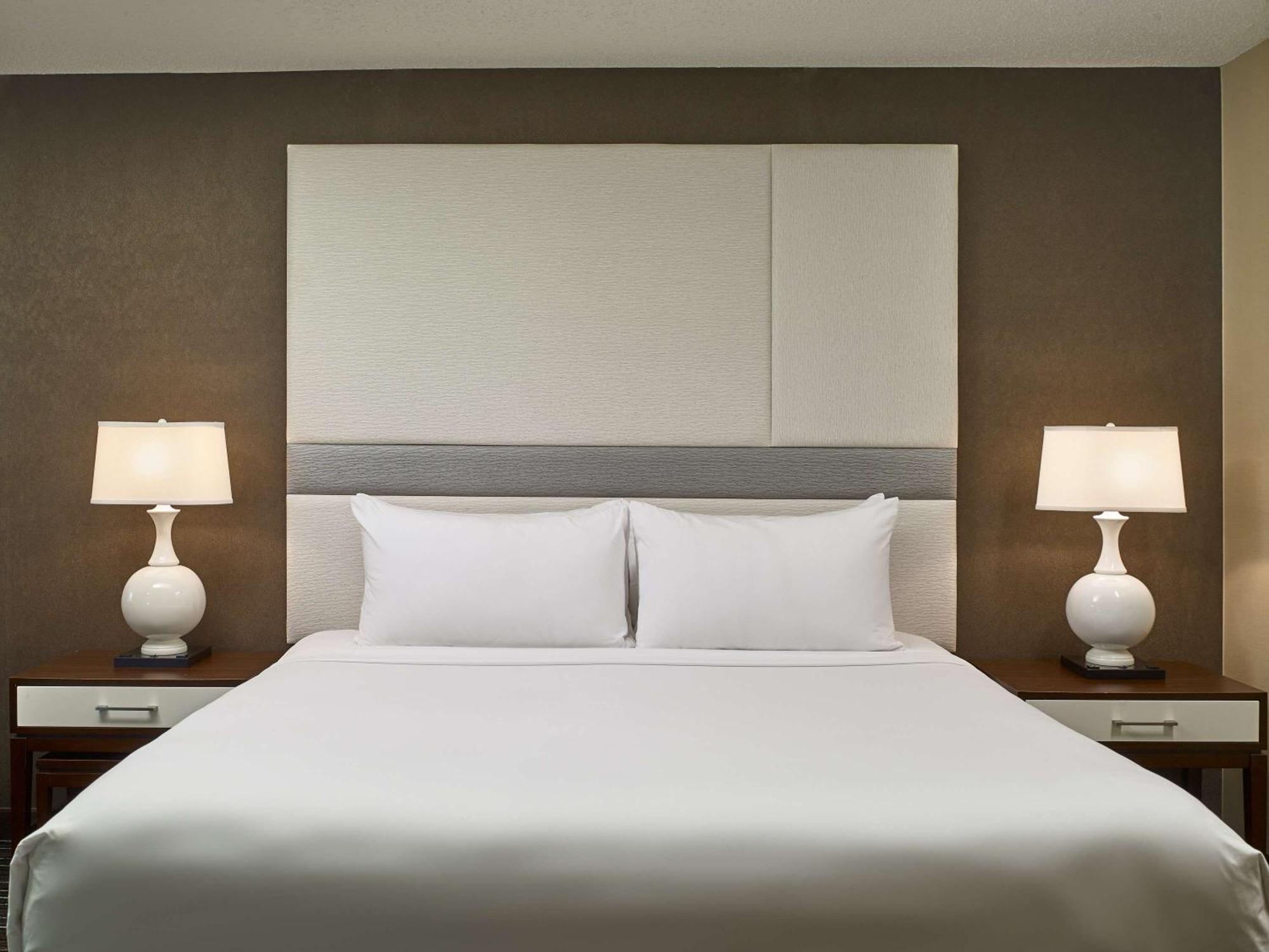 Deluxe King Room,1631551803:JPEG